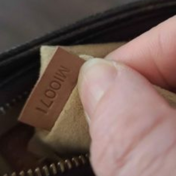 Authentic louis vuitton bag - Picture 5 of 5